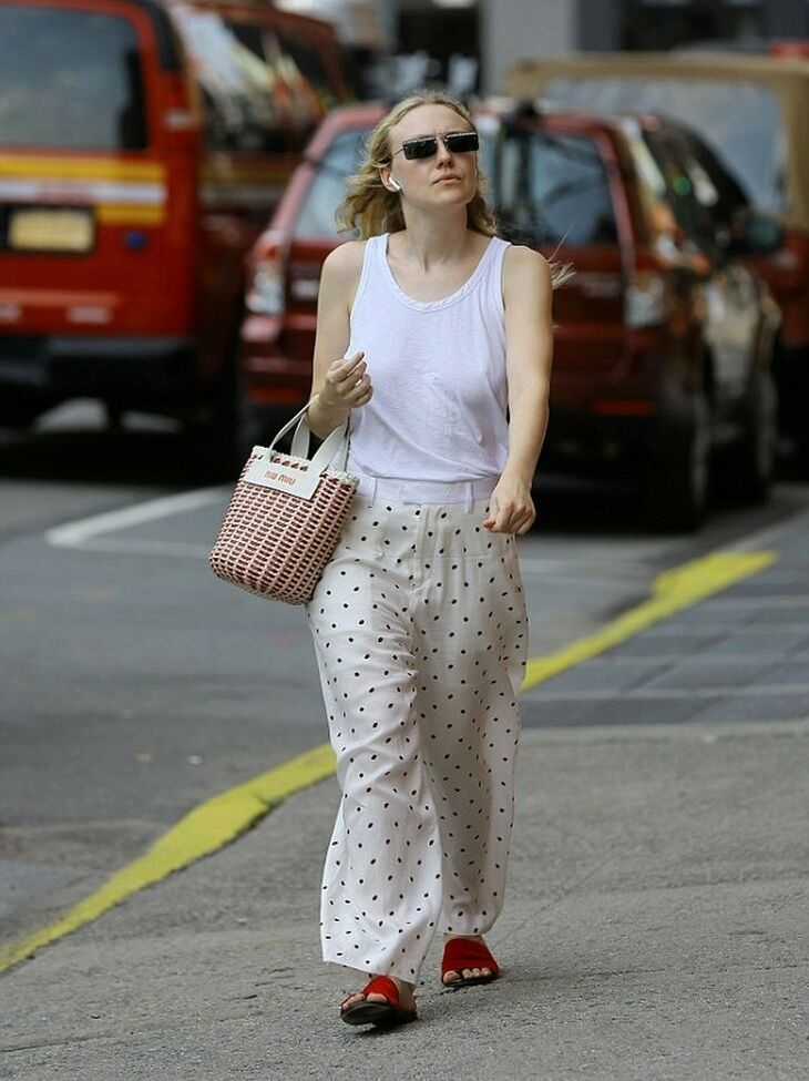 Dakota Fanning desnuda #108568057