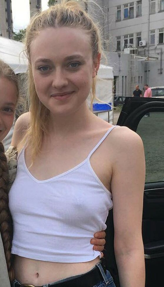 Dakota Fanning desnuda #108568076