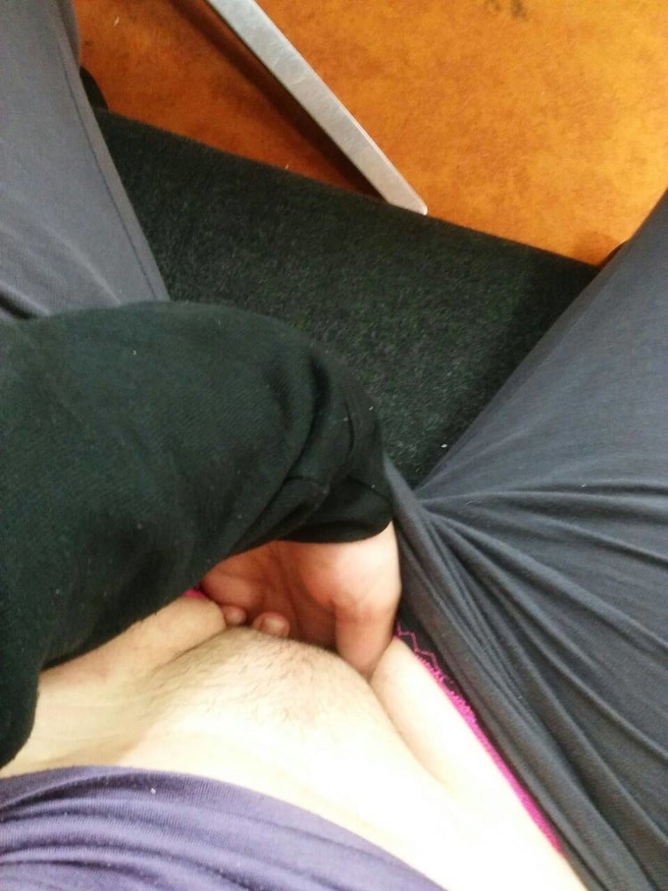 Unterwürfige Frau benutzt
 #96052304
