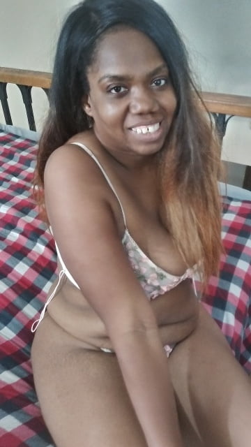 新しいランジェリーの写真
 #106775017