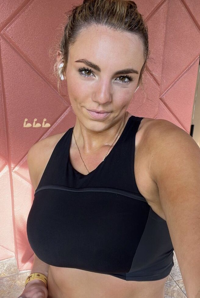 Annie Agar desnuda #108619765