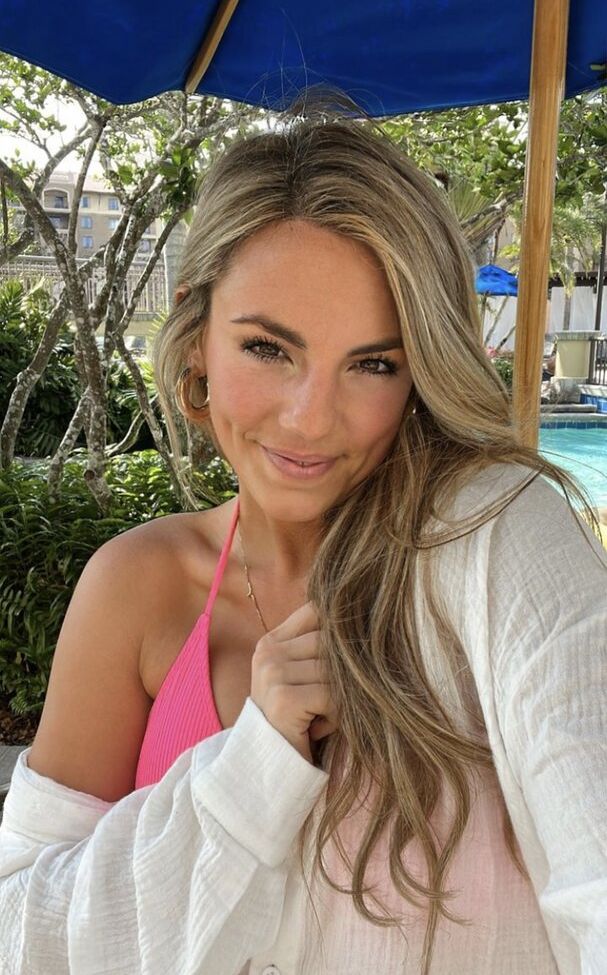 Annie Agar desnuda #108619766