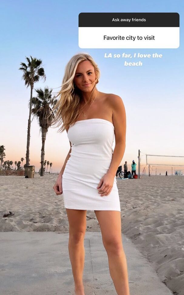 Annie Agar desnuda #108619768