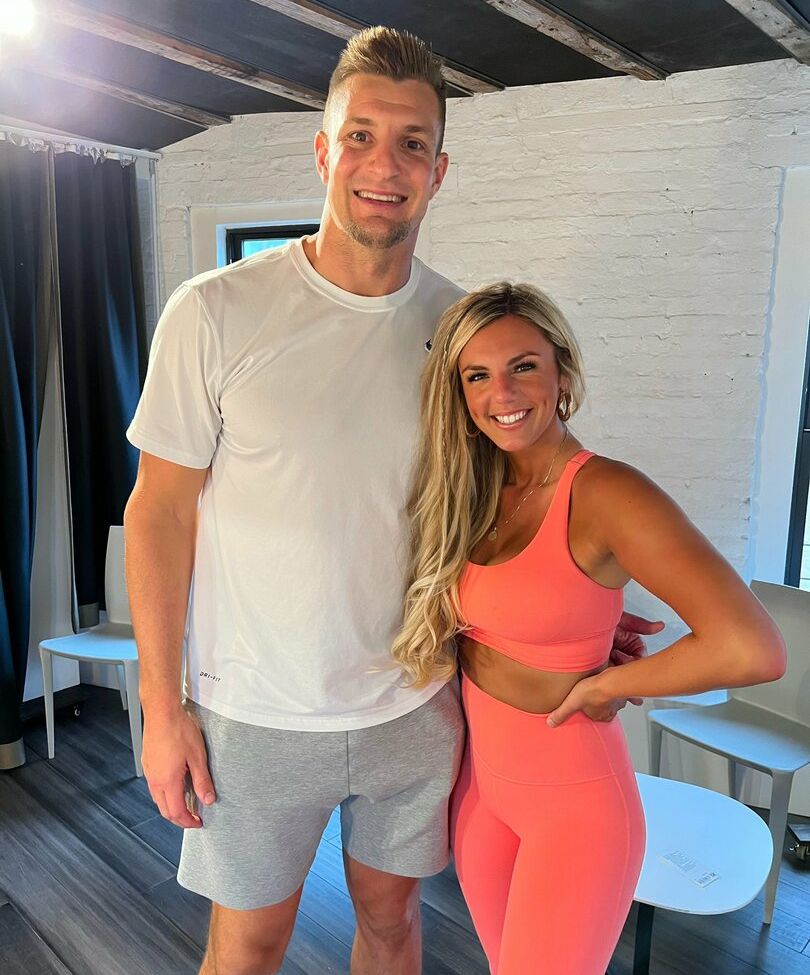 Annie Agar desnuda #108619771