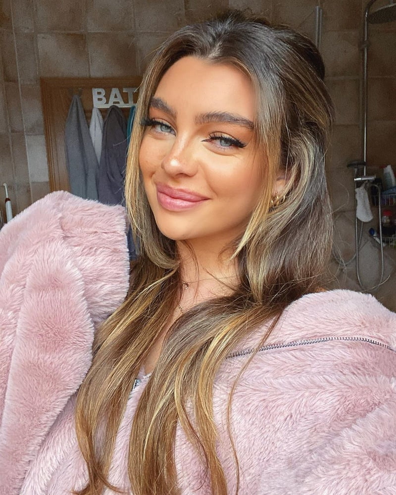 Insta babe 41
 #100340443