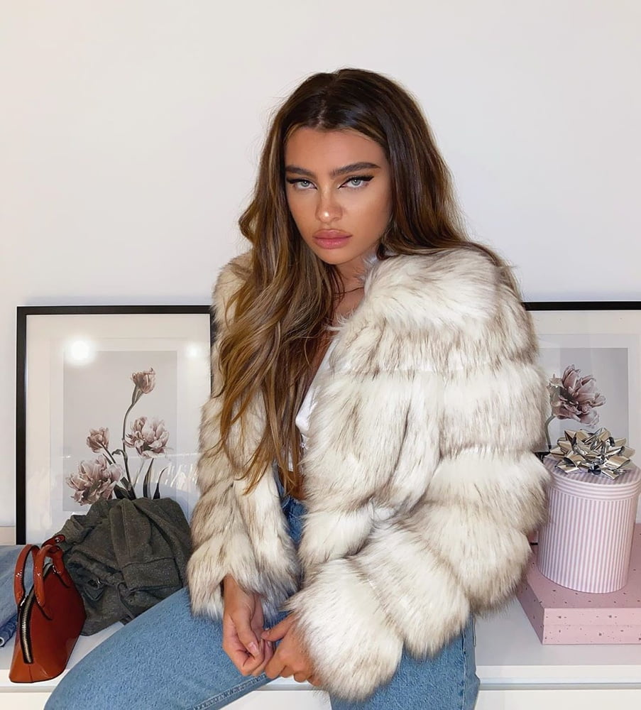 Insta babe 41
 #100340636