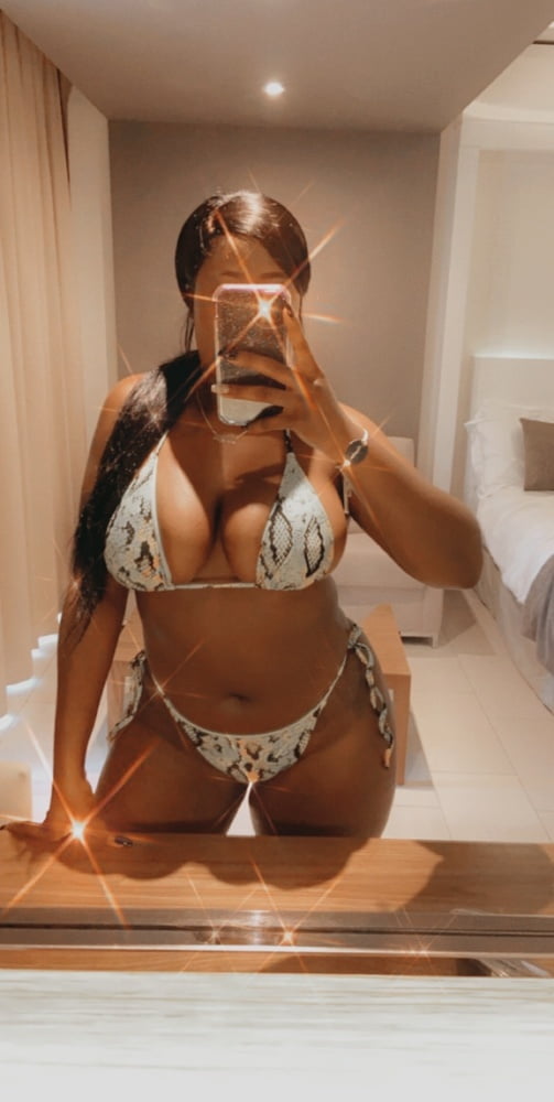 Alerta de bikini
 #99333176