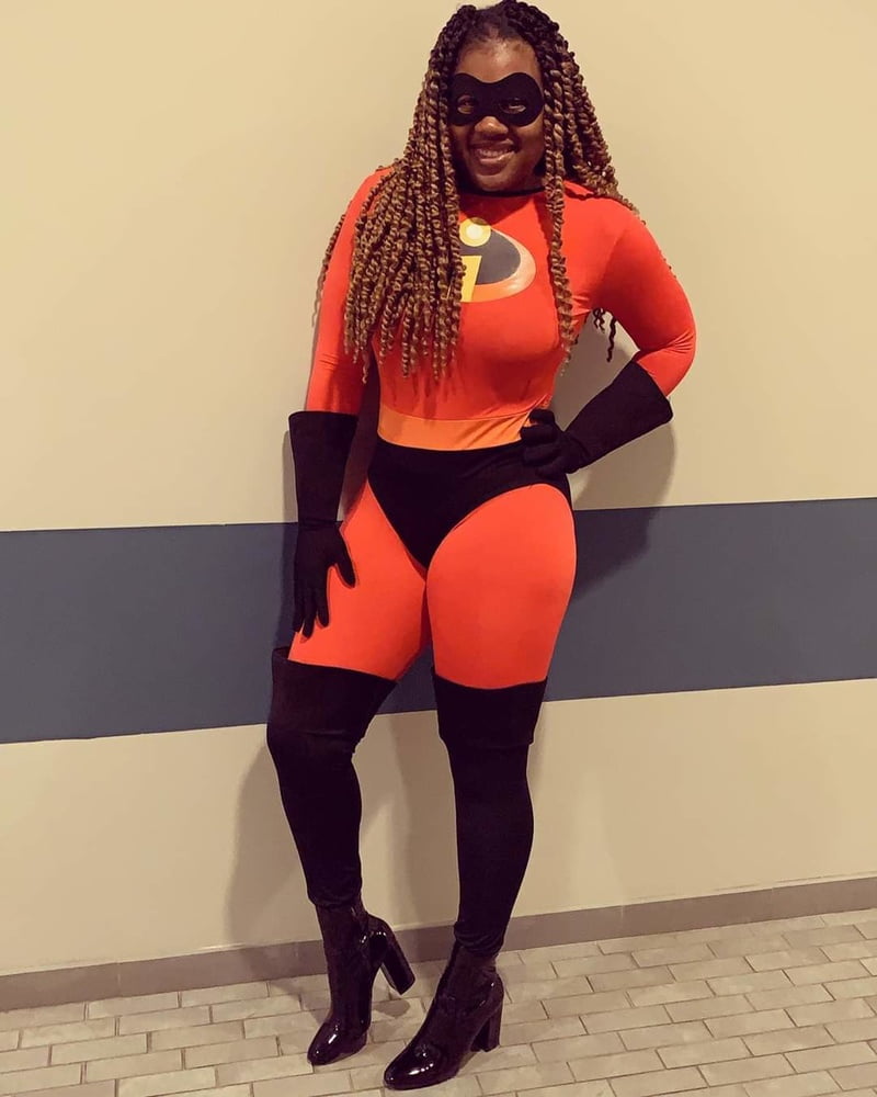 Sexy Cousin FB #102842136