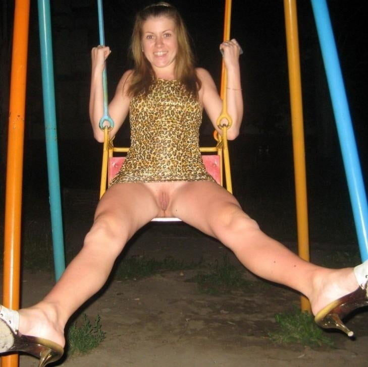Up skirt while swinging without panties #91411416