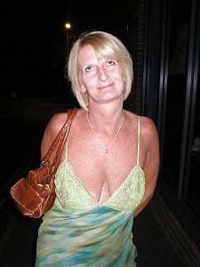 次のページ
 #81940183