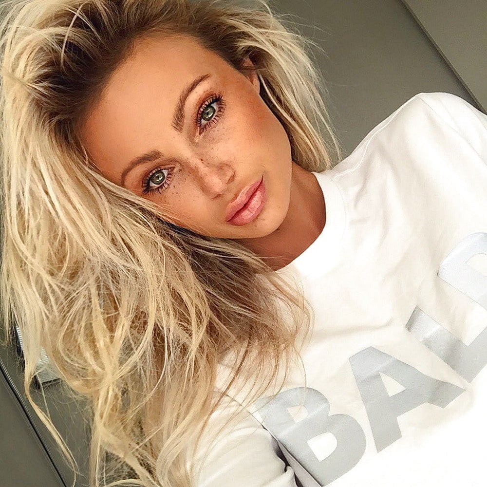 Amazing Bimbo - Abby Dowse #102795007