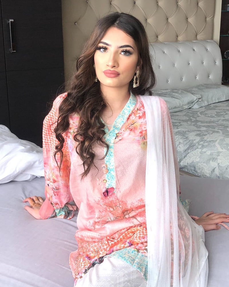 Nuovo paki indiano bengali arabo sexy troie
 #95322315