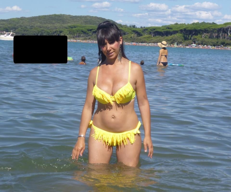 イタリア人女性のビーチ
 #94035734