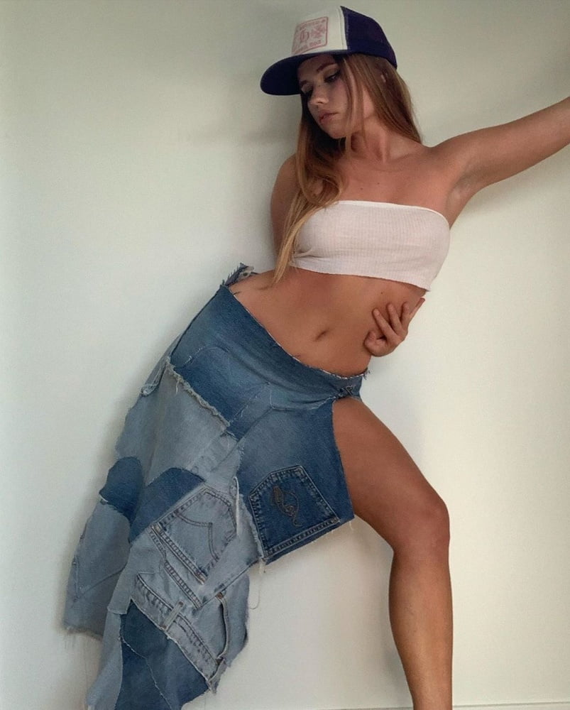 Lexee smith fit as fuck 2
 #82113745