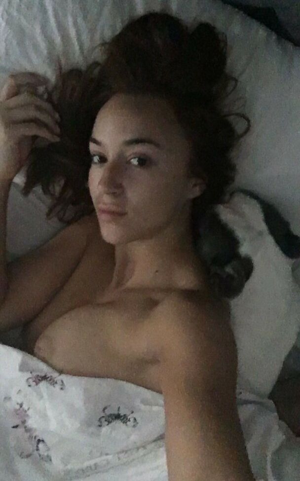 Rosie Jones desnuda #107846654