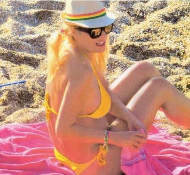 Griechische Berühmtheit : menegaki
 #102773773