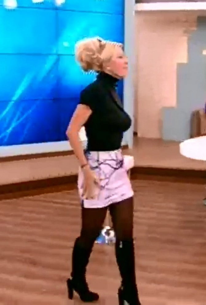 Griechische Berühmtheit : menegaki
 #102773888