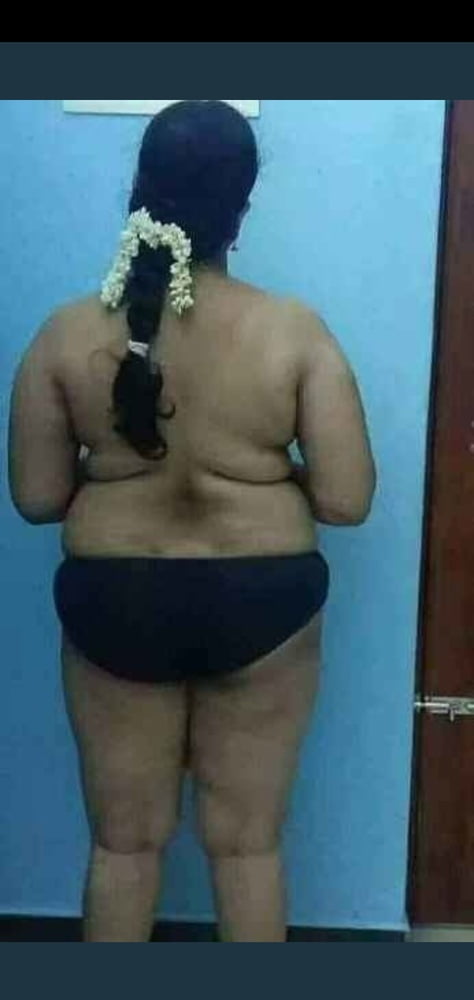 インドのおばさんの脂肪画像
 #80571035