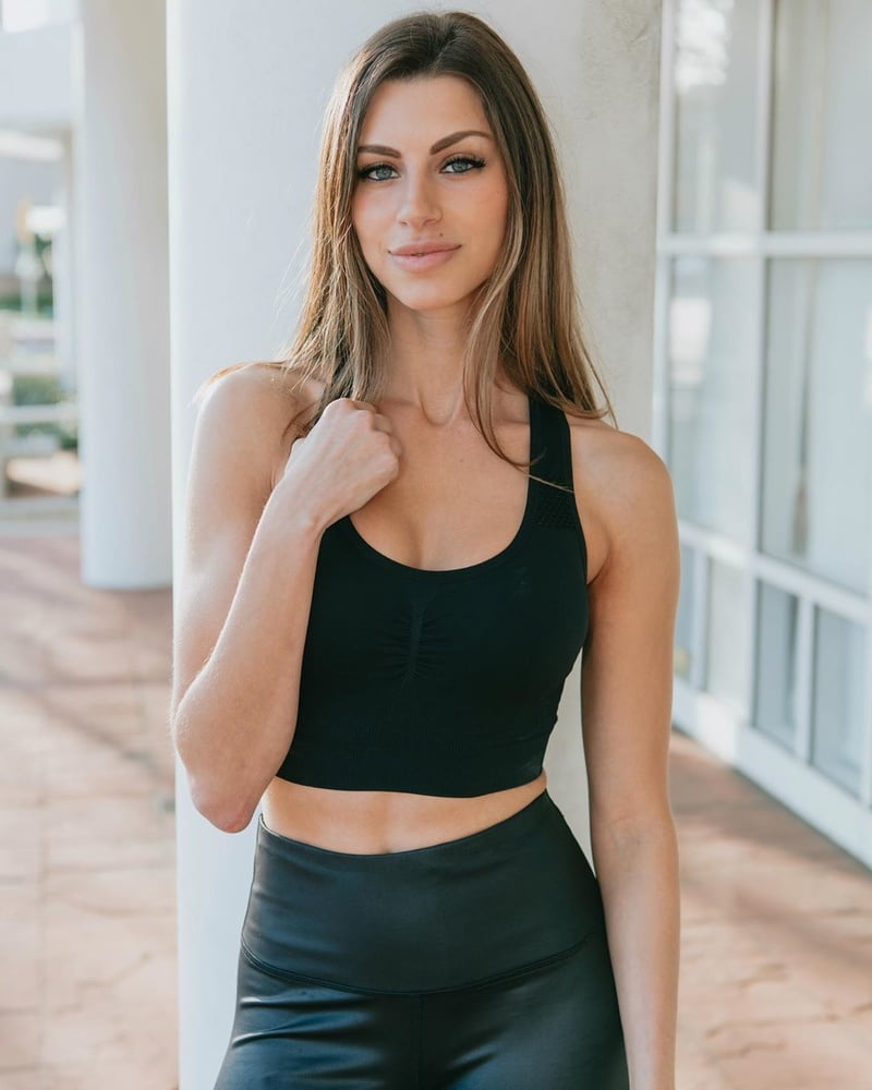 Brooke Swallow insta model #103076080