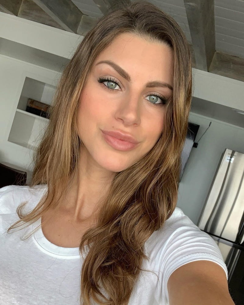 Brooke Swallow insta model #103076091