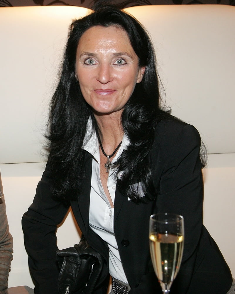 Reife Damen gekleidet aber sexy 71
 #93954570