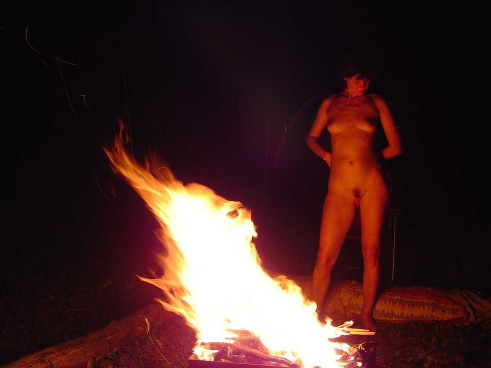 舟遊びする女
 #104976825