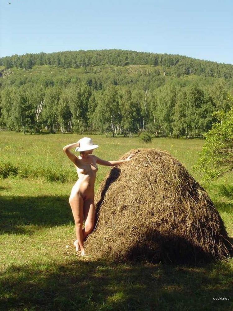 舟遊びする女
 #104976880