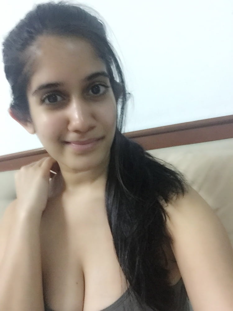 Unknown Desi Girl 011 (leaked semi-nudes) #102413305