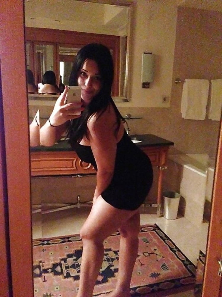 Huge Tits Arabic Wife - Nude Selfies Leaked #106516161
