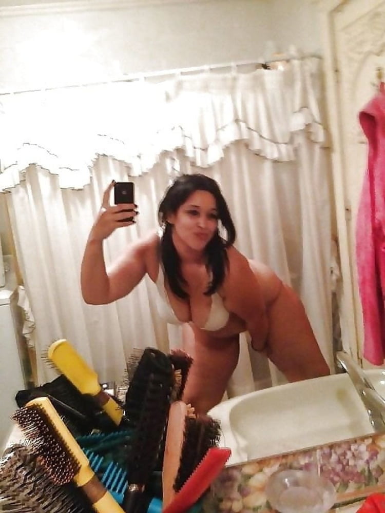 Huge Tits Arabic Wife - Nude Selfies Leaked #106516170