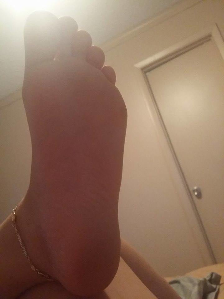 Girlfriend&#039;s Feet #105094604