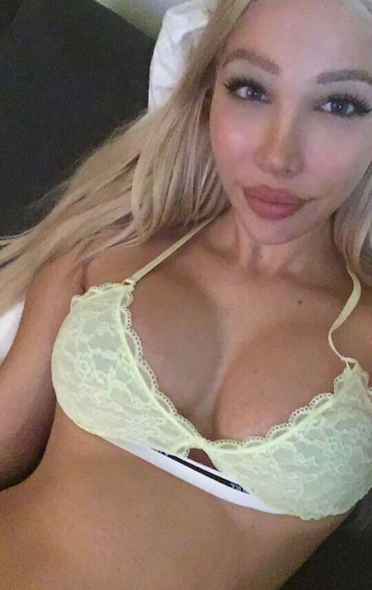 Missalexia desnuda #108055552