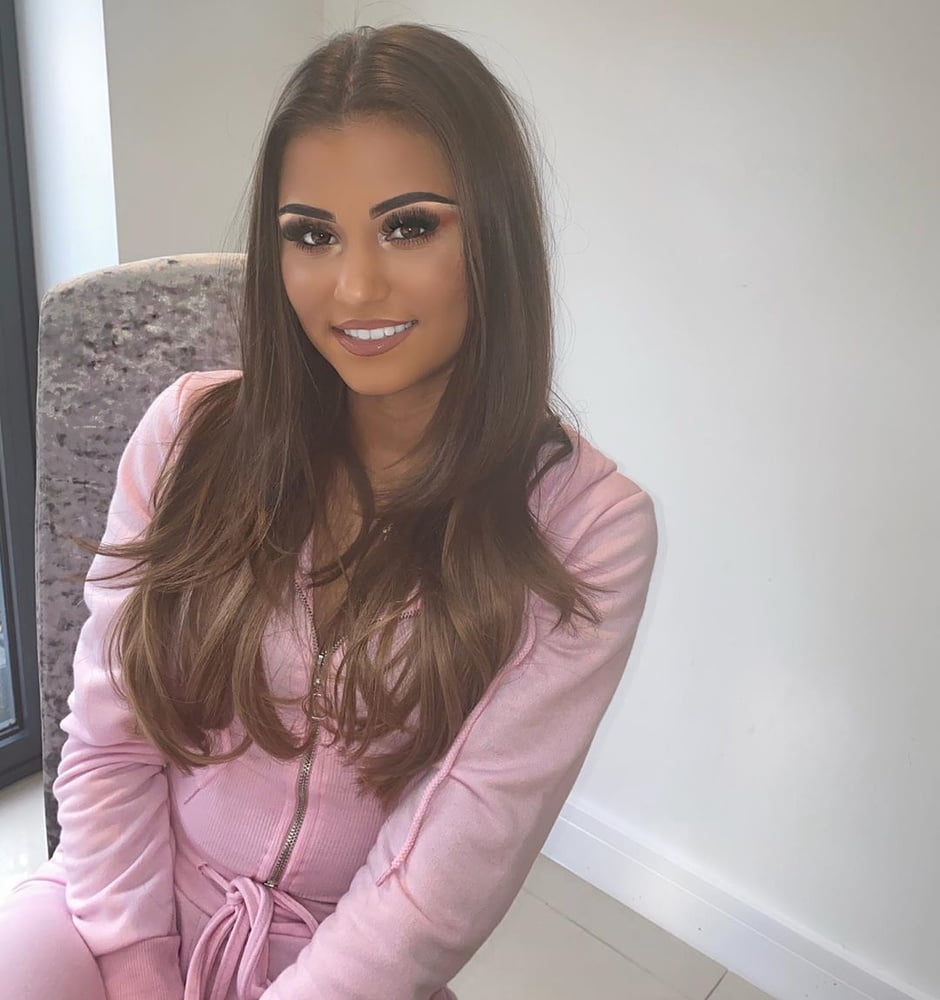 Chav Model Lola #79733414