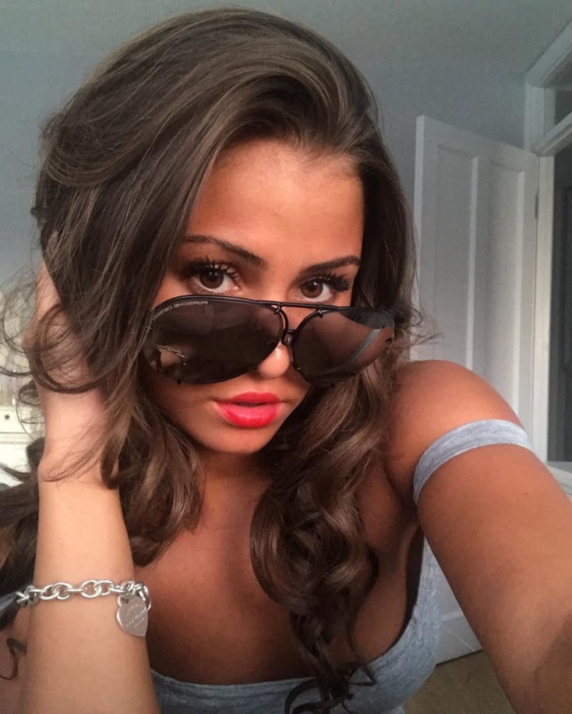 Chav Model Lola #79733451