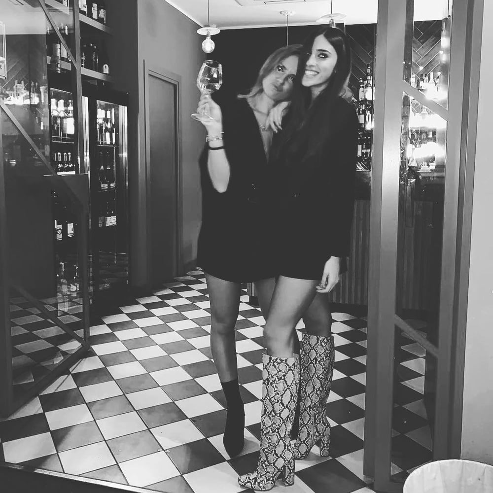Fabiana sexy troia bionda italiana con belle gambe
 #80858207