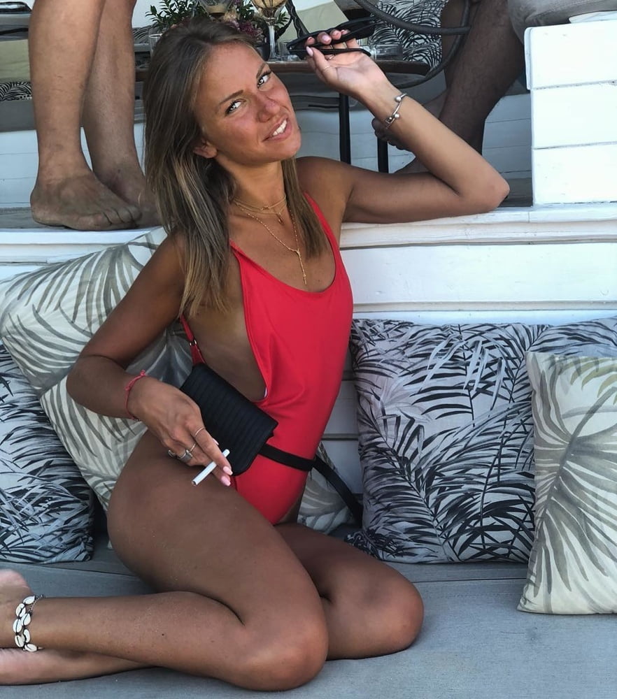 Fabiana sexy italienische blonde Schlampe mit schönen Beinen
 #80858245