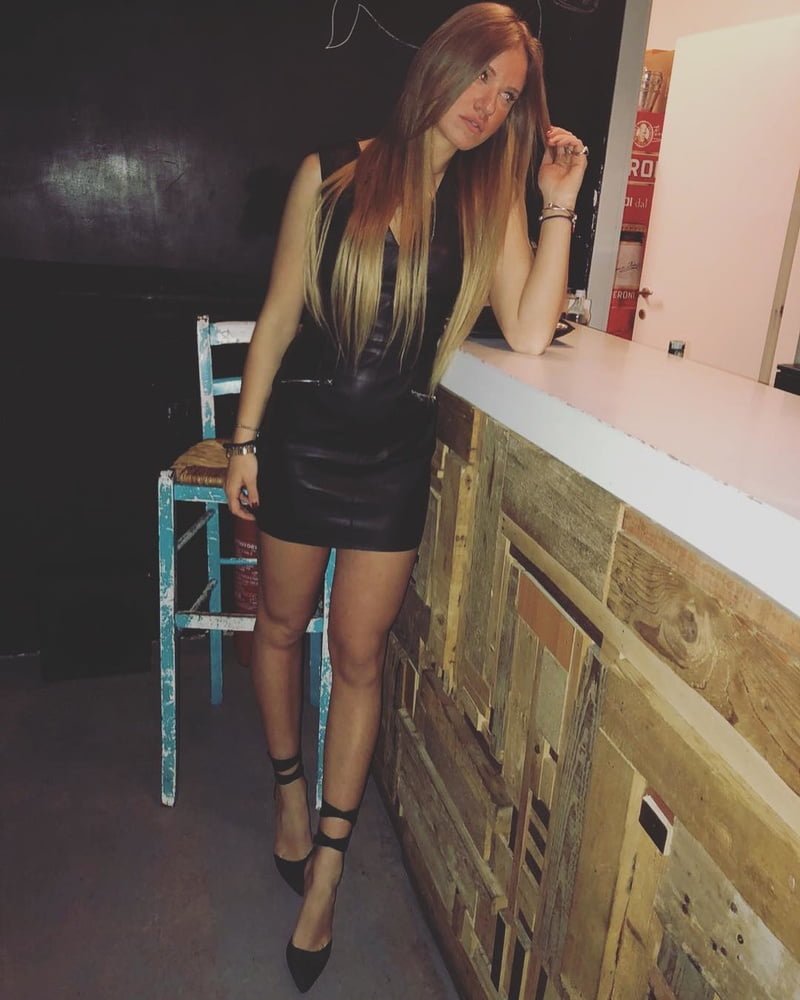 Fabiana sexy italienische blonde Schlampe mit schönen Beinen
 #80858328