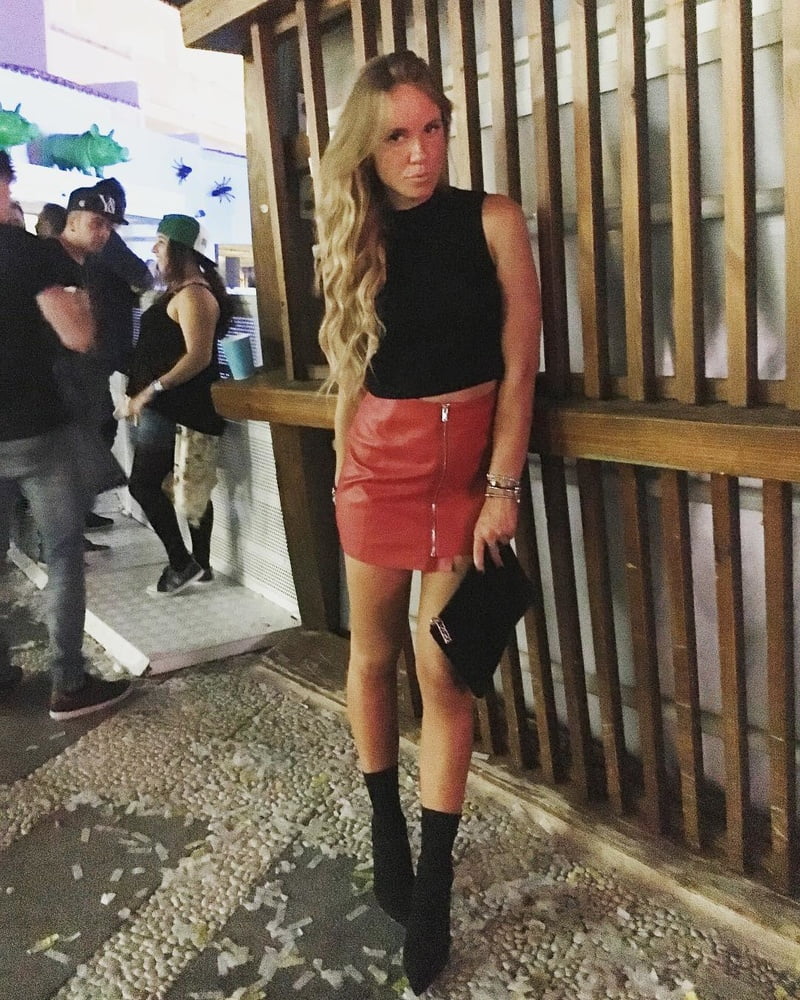 Fabiana sexy italienische blonde Schlampe mit schönen Beinen
 #80858436