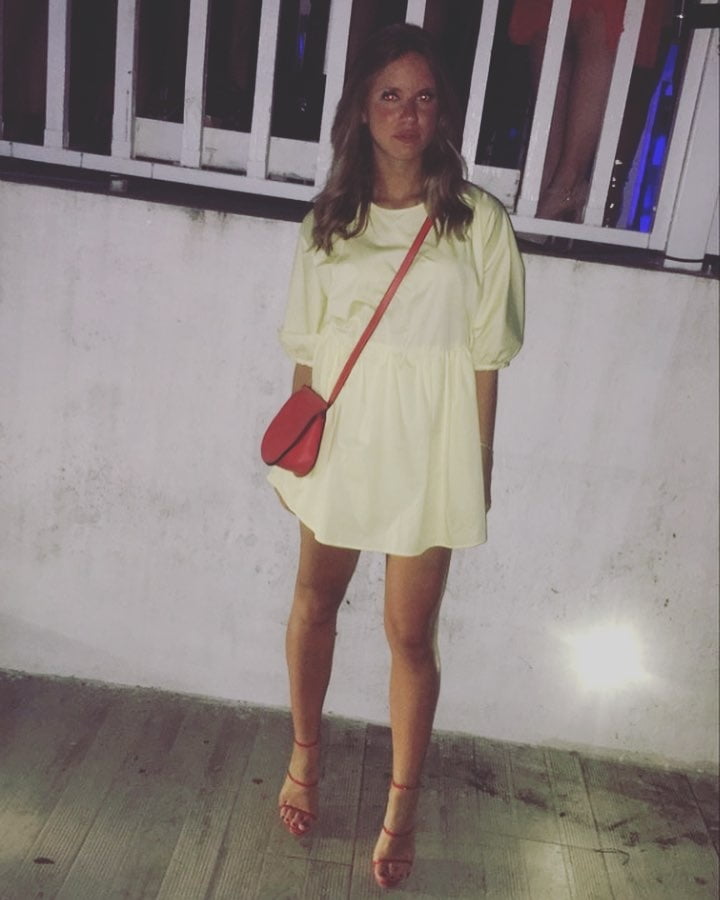 Fabiana sexy italienische blonde Schlampe mit schönen Beinen
 #80858533
