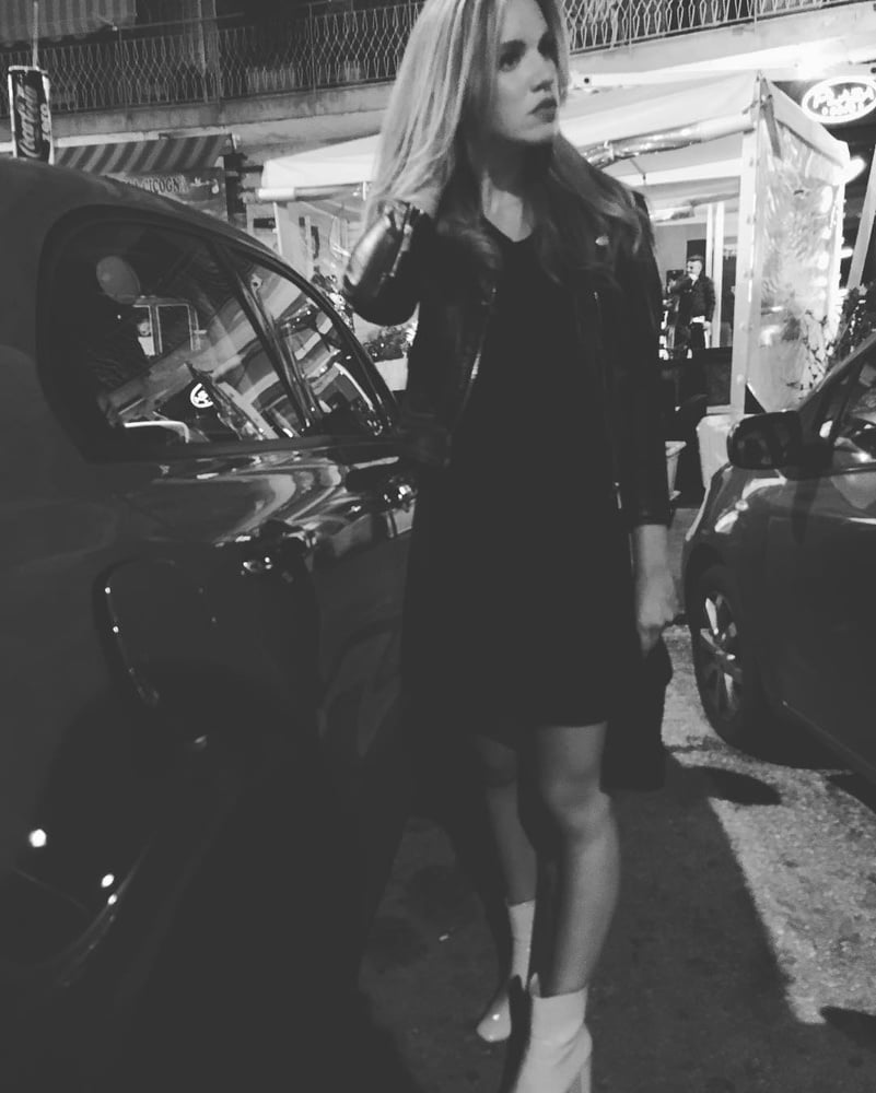 Fabiana sexy italienische blonde Schlampe mit schönen Beinen
 #80858640