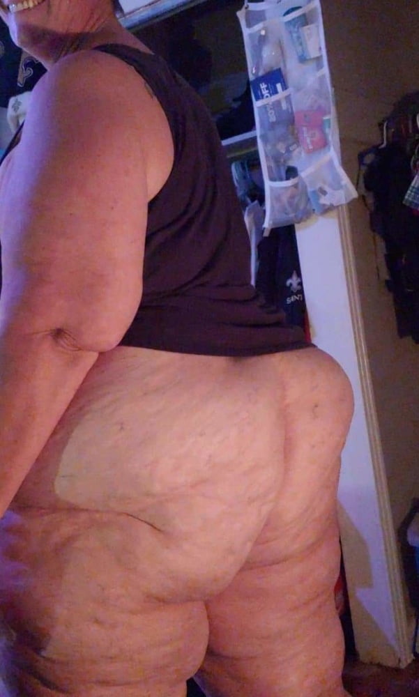 Ssbbbw grand-mère julie gros booty
 #95431582
