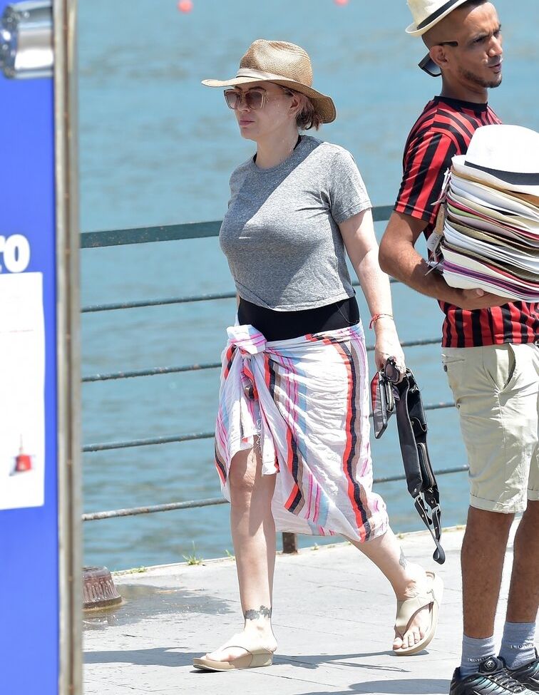 Alyssa Milano nackt #108065811