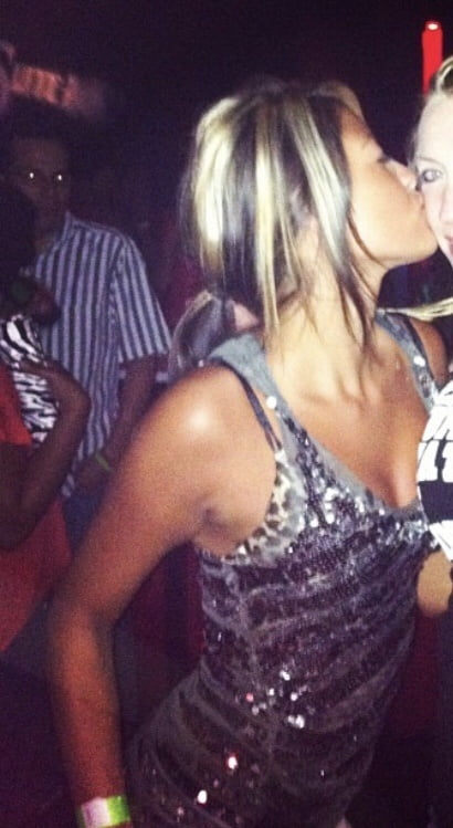 SUPER HOT Violamayyy #106149945