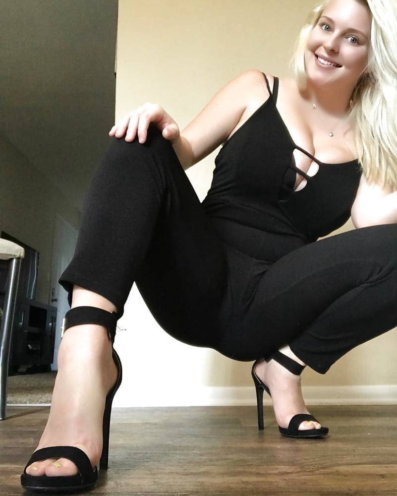 Hot blonde girl pose toes&feet
 #95962434