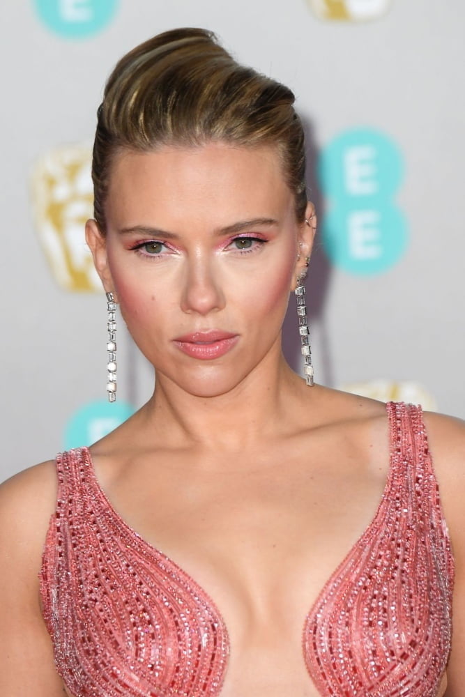 Scarlett johansson material de cum
 #90476269