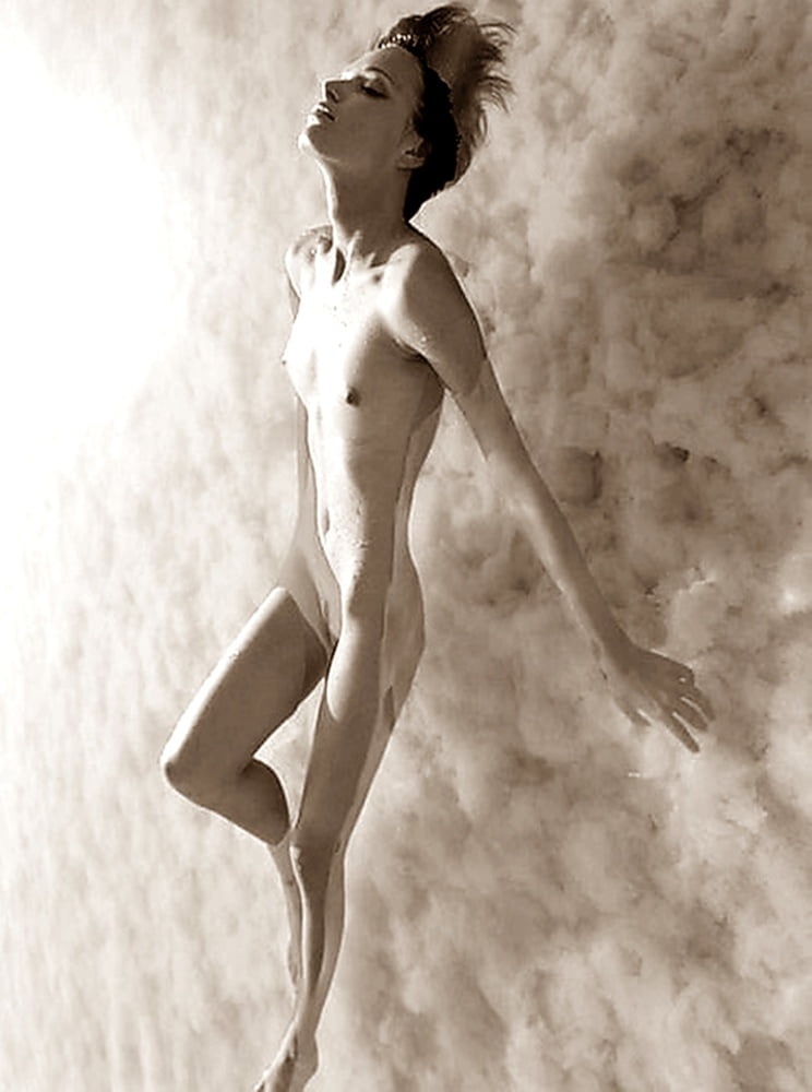 Janas excitadas en secreto 3023
 #79678099