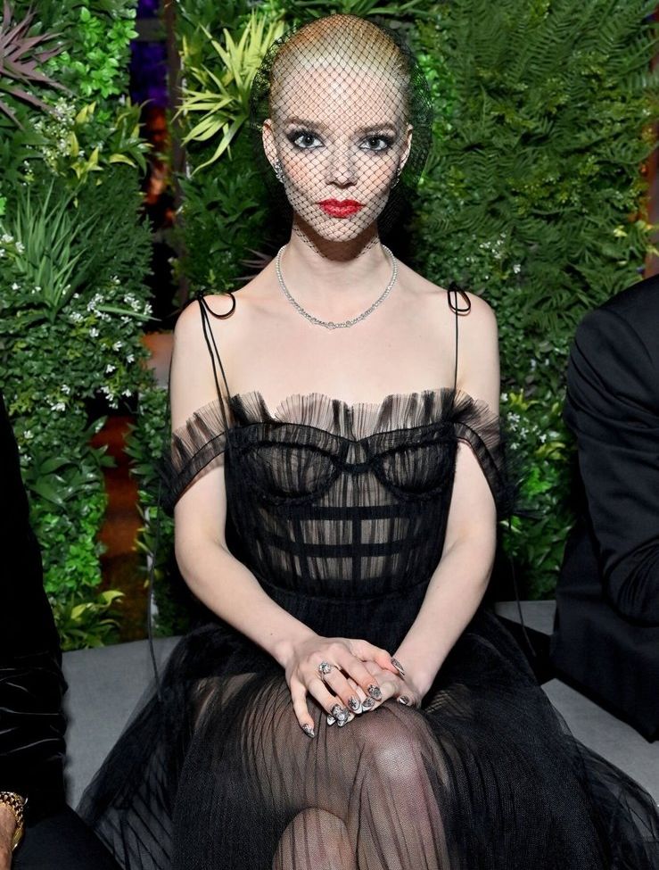 Anya Taylor-Joy nackt #107979608