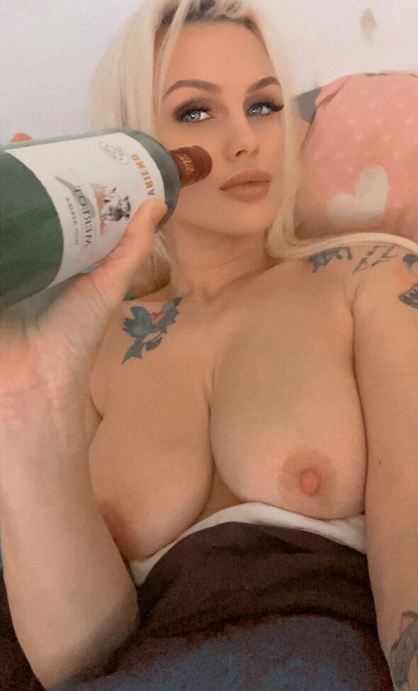 Cindy Dandois nude #109380716