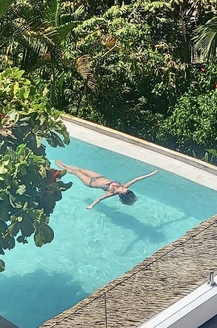 Sarah Champion nude #108301767