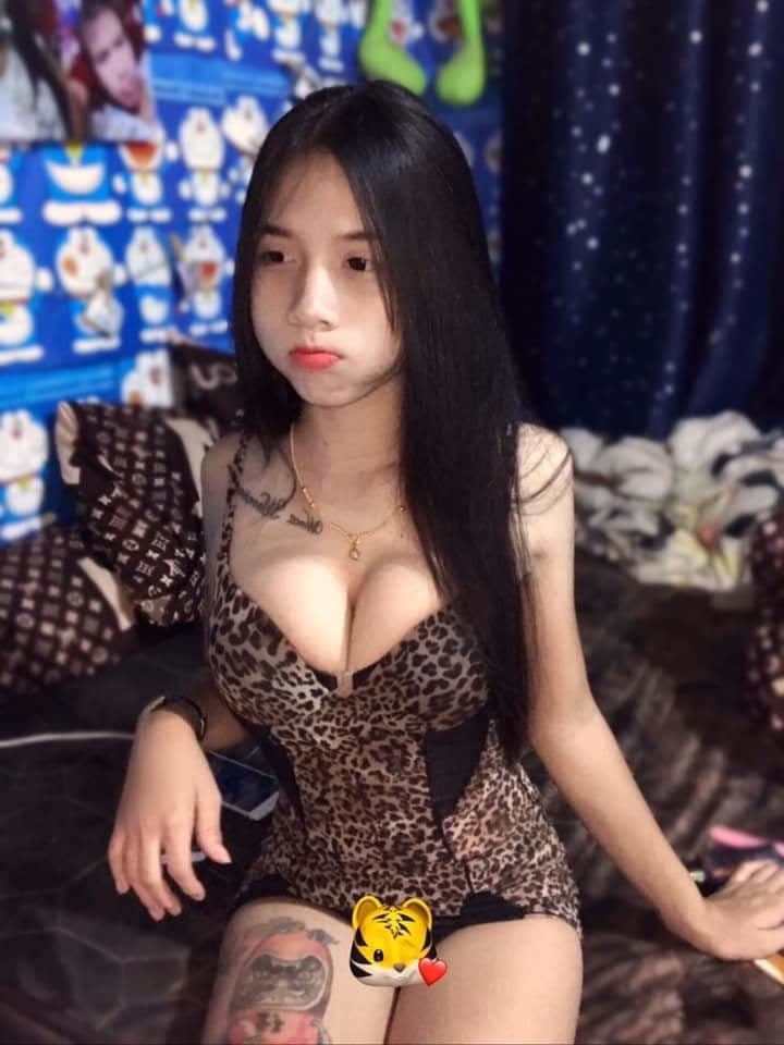Prostituierte Studentin
 #82341537
